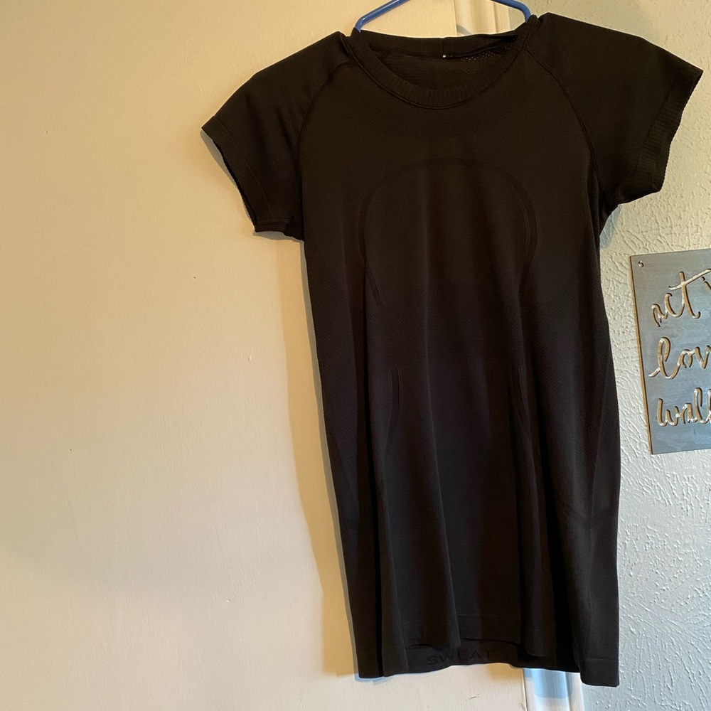 Black Lululemon Swiftly Tech Short Sleeve